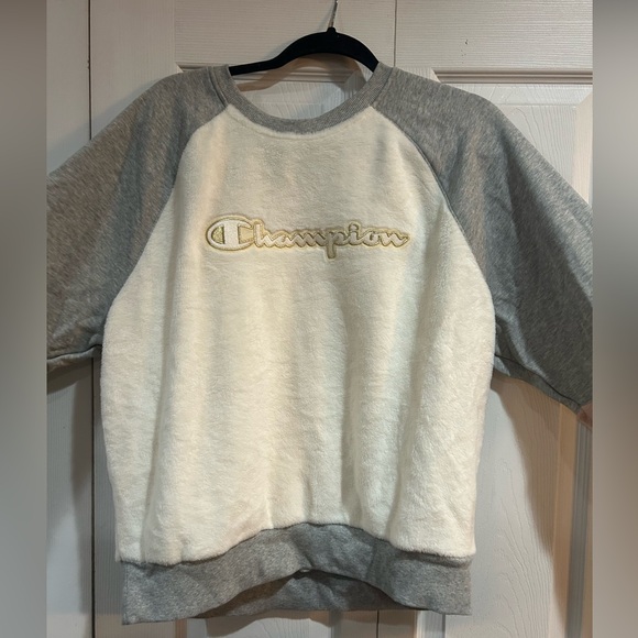 NWT Champion women’s fuzzy sweatshirt X-Large - Picture 3 of 4